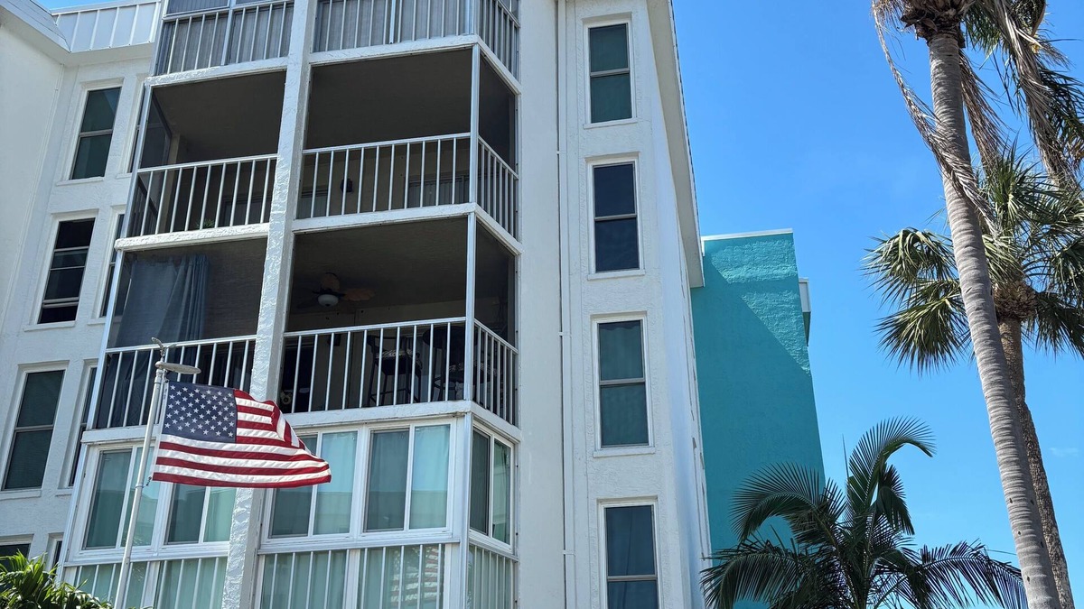 Maximo Condo | Beautiful 2-bedroom condo with Marina View