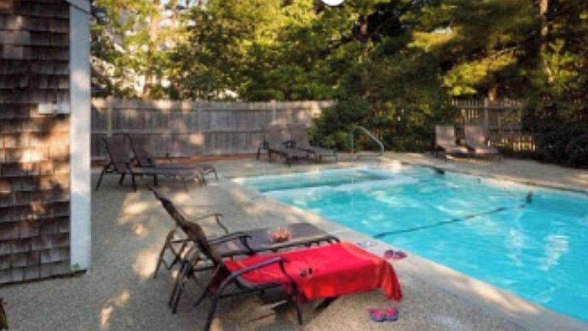Mashpee Condo | Beautiful 2 bedroom/2 bathroom condo in a pine woods setting.