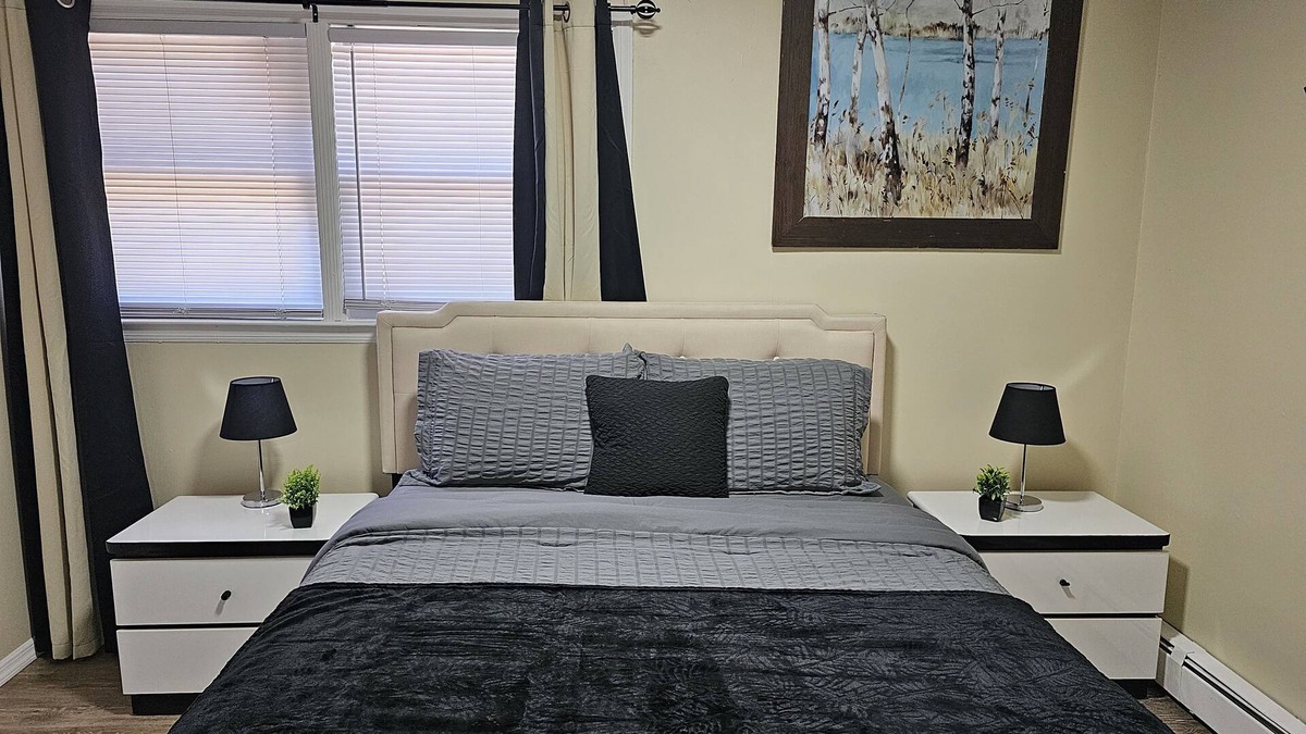 Rahway Apartment | Beautiful 2-bedroom apartment in Rahway, close to Newark Airport and NYC trains.