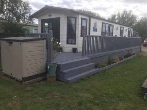 Great Houghton Other | Beautiful 2 bedroom caravan on Billing Aquadrome