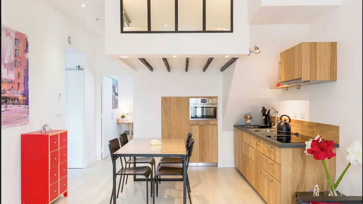 Dinard Apartment | Beautiful 2 bedroom center of Dinard, shops and beaches on foot