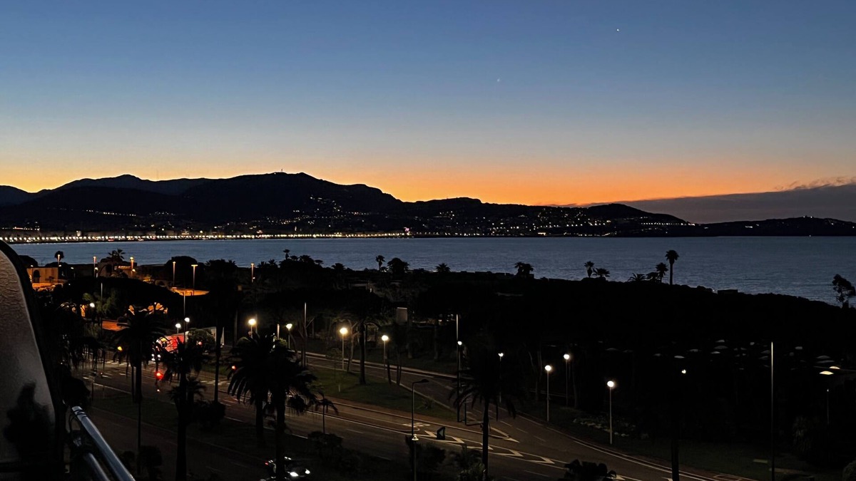 La Californie Apartment | Beautiful 2 bedroom flat with sea view.