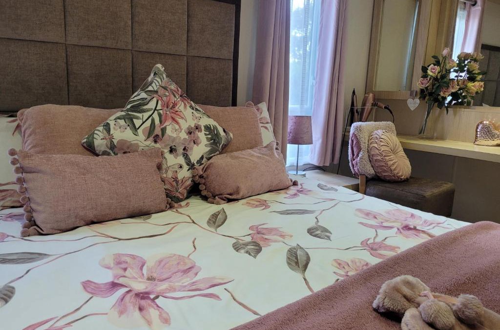 St. Florence Resort | Beautiful 2 bedroom caravan, holiday park Tenby