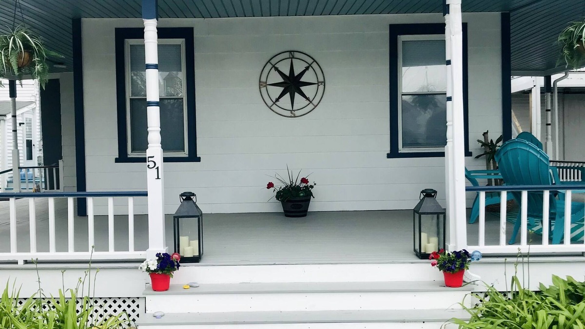 Wareham Apartment | Beautiful 2 bedroom rental, Close walk to the beach!
