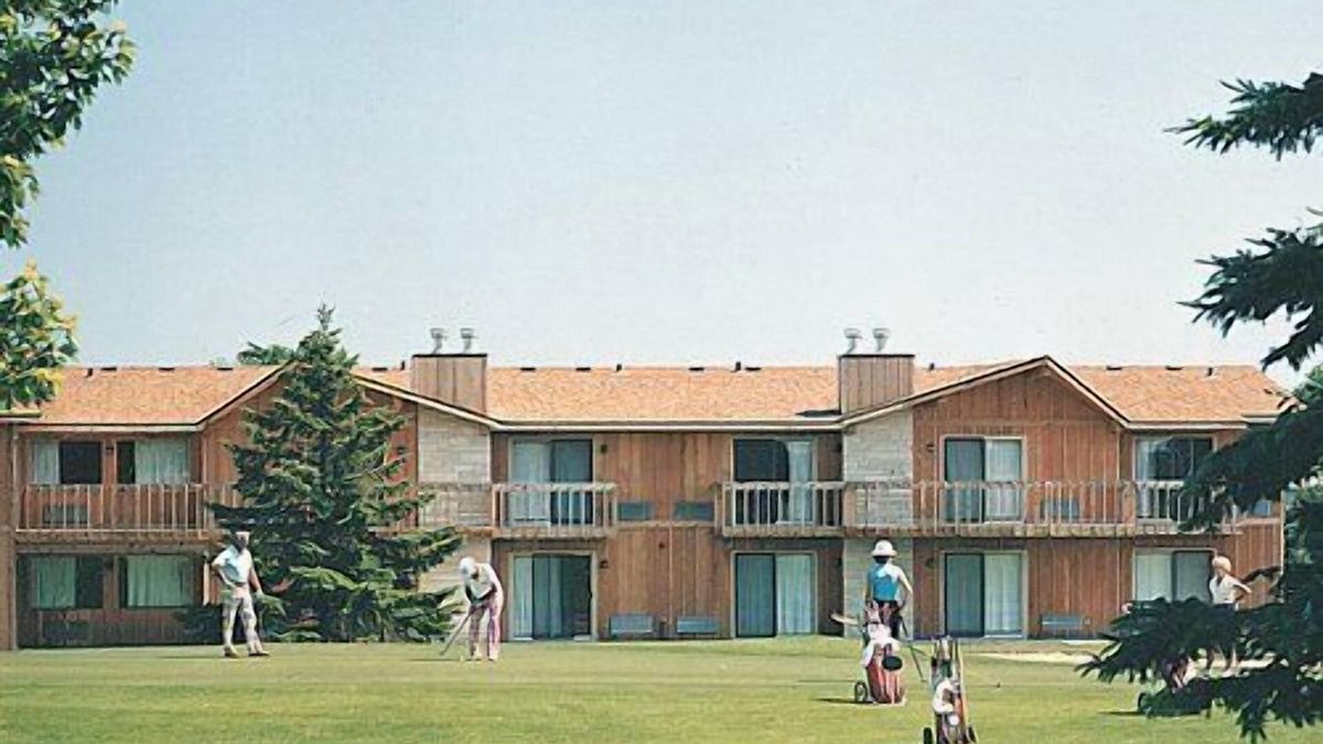 Mishicot Apartment | Beautiful 2 bedroom unit at resort, sleeps 6