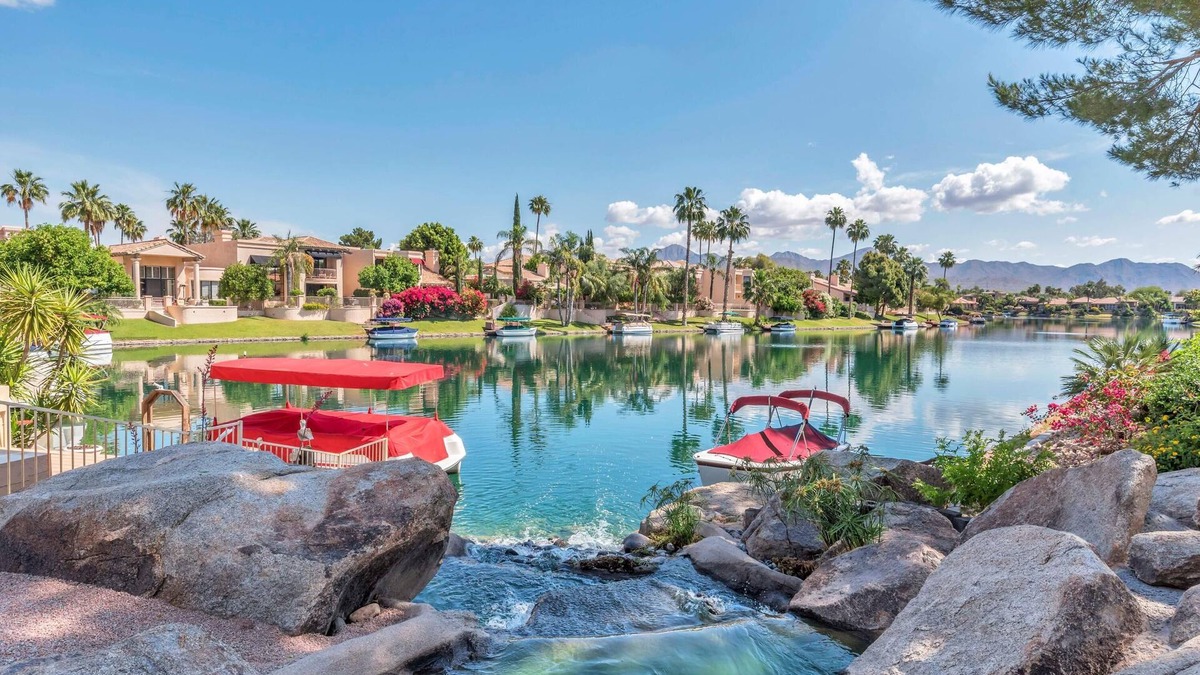 Scottsdale Ranch Condo | Beautiful, 2 Bedroom Lake Front Condo in The Scottsdale Bay Club