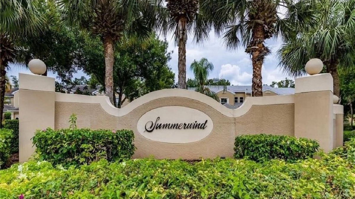 Gateway Condo | Beautiful 2 Br. Condo (72595) by Houzlet
