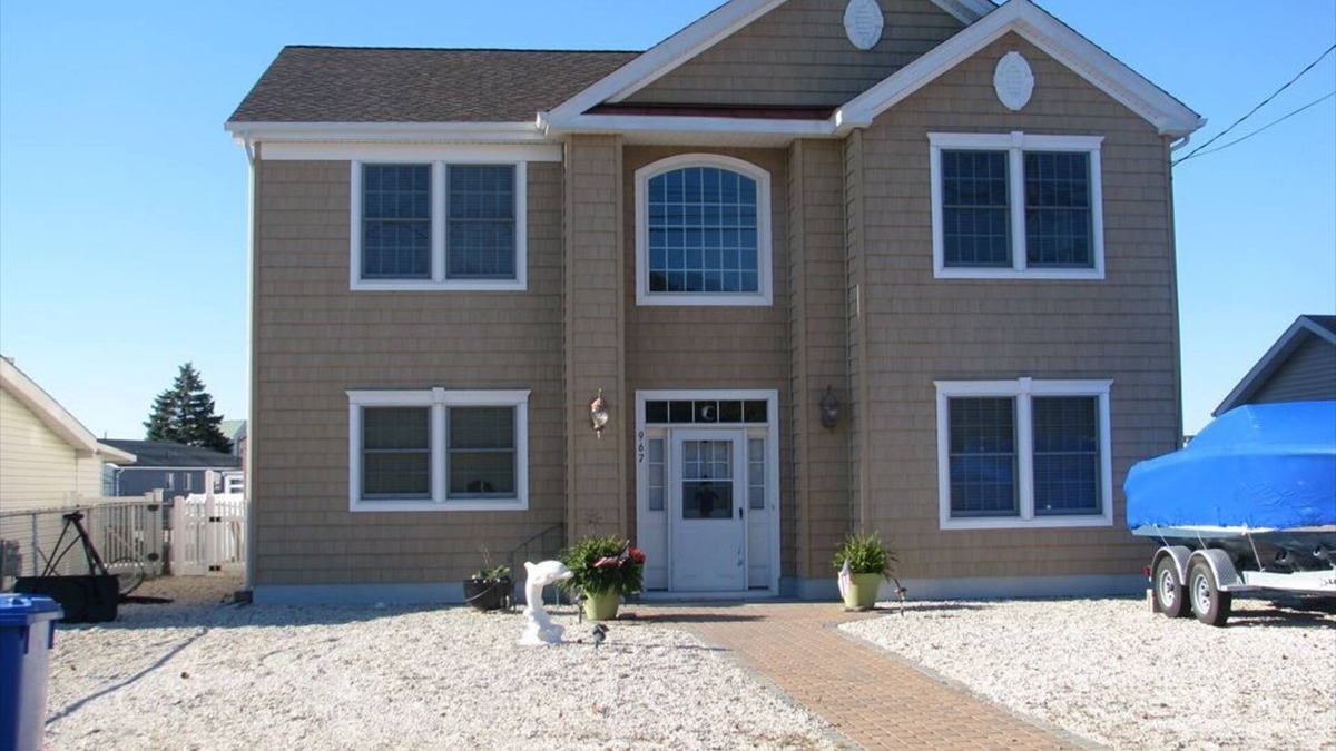 Beach Haven West House | Beautiful 2200 sq ft home Sleeps 10 Bring your water toys!