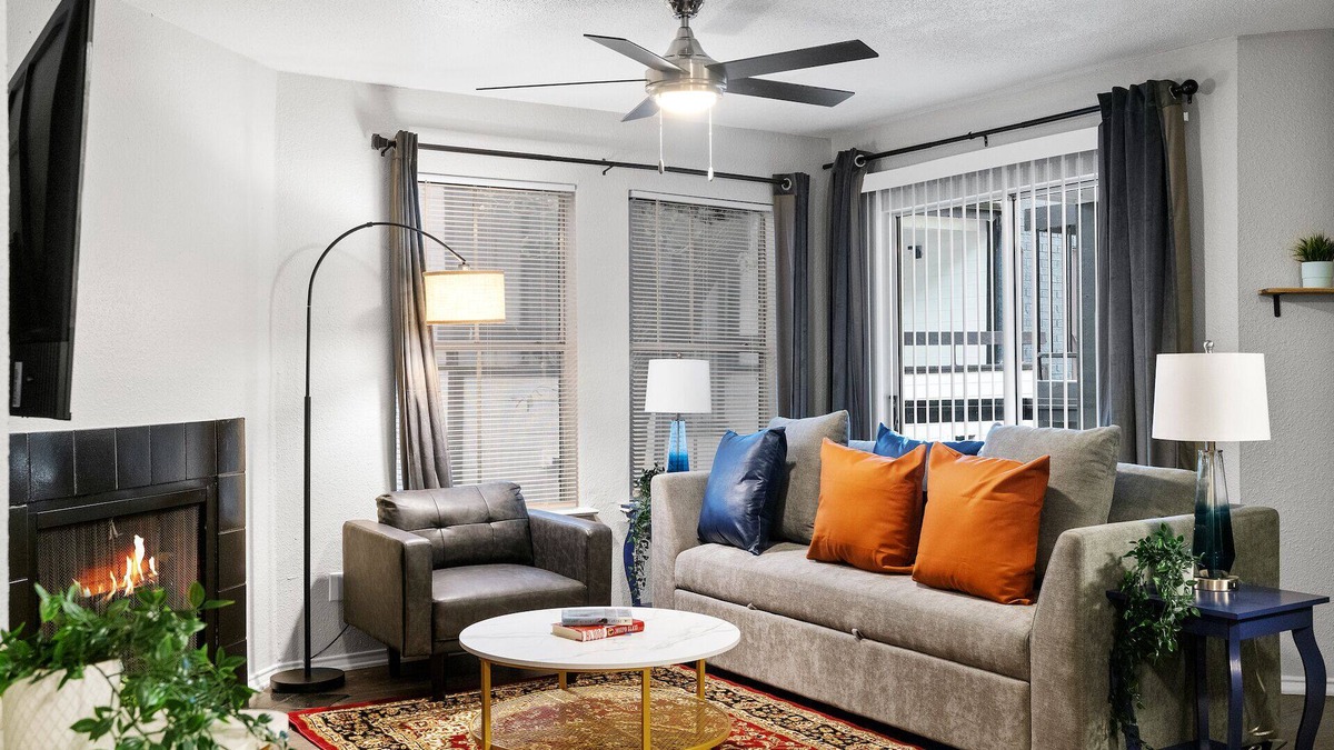 University Hills and Windsor Park Apartment | Beautiful 2BD/2BA in University Hills 6370