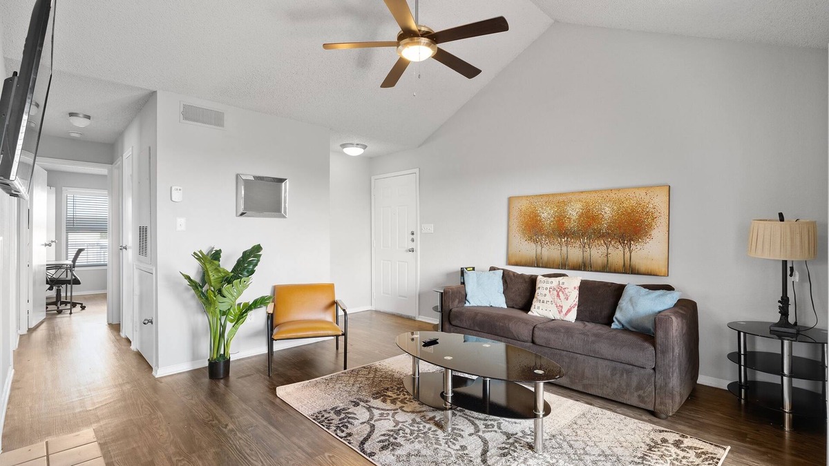 Milwood Apartment | Beautiful 2br Apartment by the Domain, Cedar Park