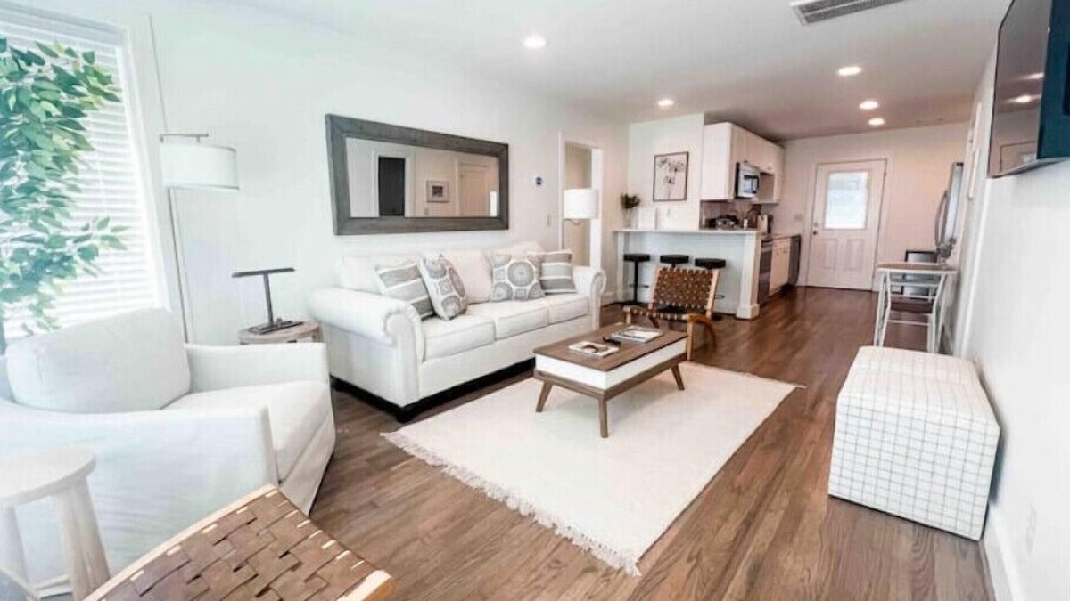 Homewood Condo | Beautiful 2BR Condo in Homewood next to SOHO