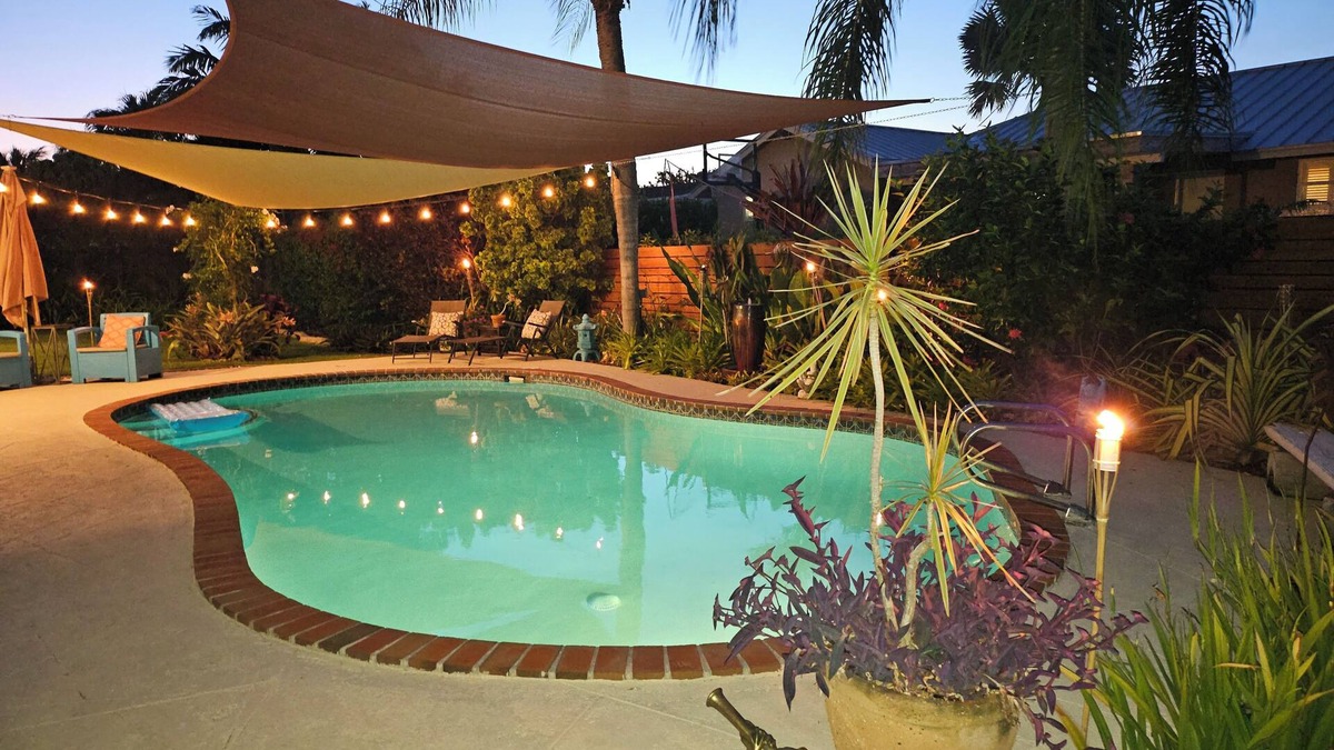 Cutler Bay House | Beautiful 3/2 Pool Home in Lush Tropical Garden, can include 1/1 Private Apart.