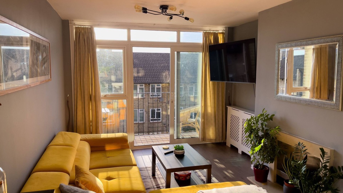 Swiss Cottage Apartment | Beautiful 3-bed flat at Swiss Cottage