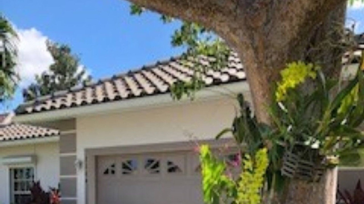 Falcons Glen House | beautiful 3 bed. home Flamingo Golf Course Lely Resort, 7 days min