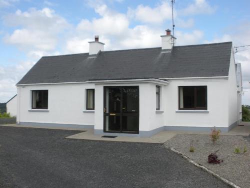 Connacht House | Beautiful 3-Bed House in Knock