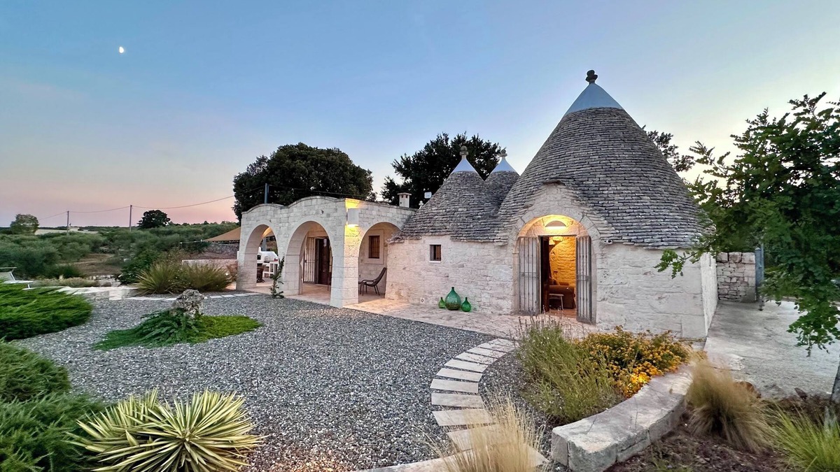 Martina Franca Villa | Beautiful 3 bed trullo with pool, stunning view, 5 minutes from Alberobello