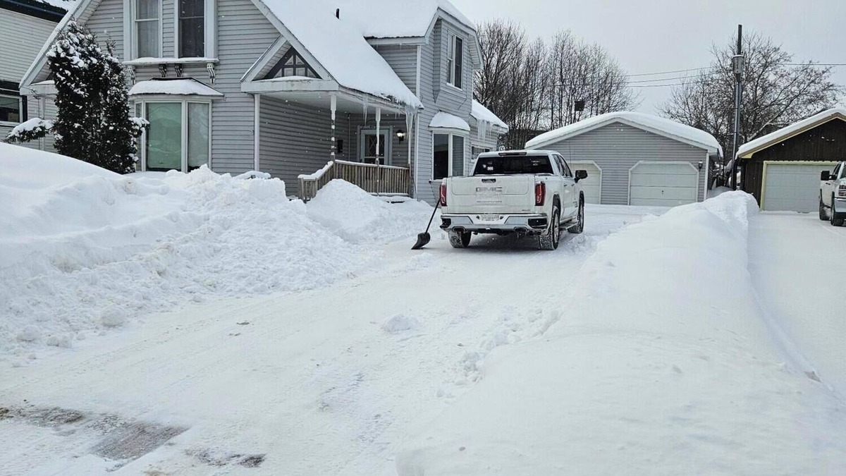 Sault Ste. Marie House | Beautiful 3‑Bed, 2‑Bath Downtown Retreat Walk to the Soo Locks & River