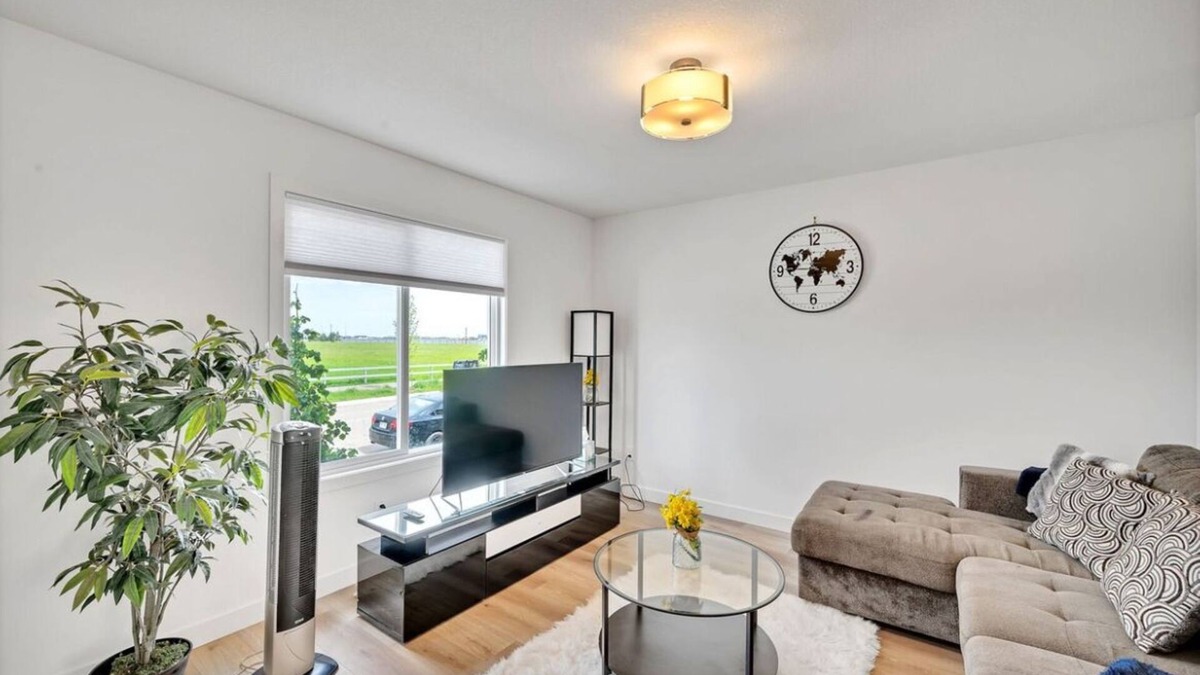 Southwest Edmonton House | Beautiful 3 bedroom home in Glenridding ravine