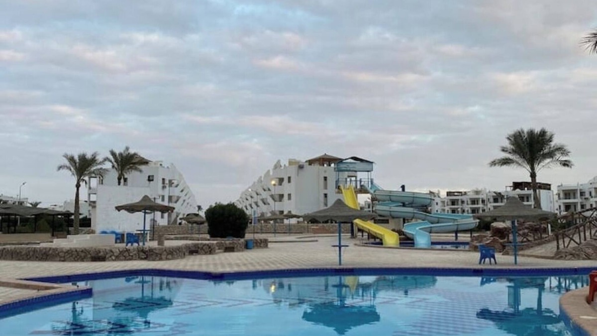 Abu Radis House | Beautiful 3-Bedroom House with pool
