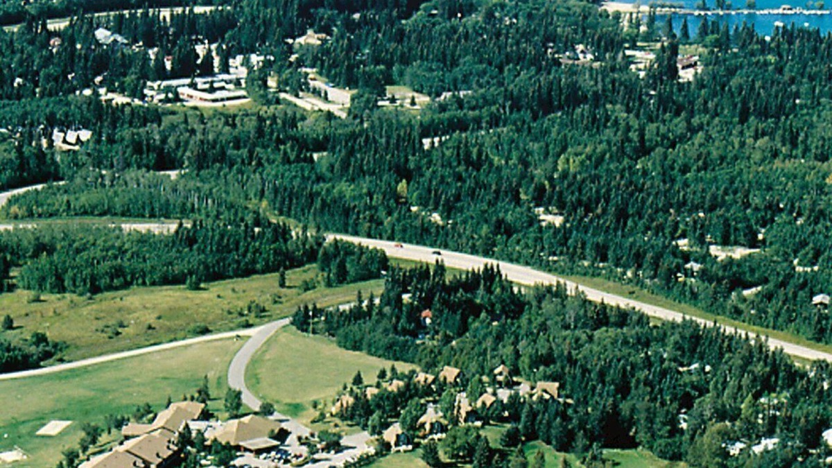 Wasagaming Apartment | Beautiful 3 bedroom unit at resort, sleeps 6
