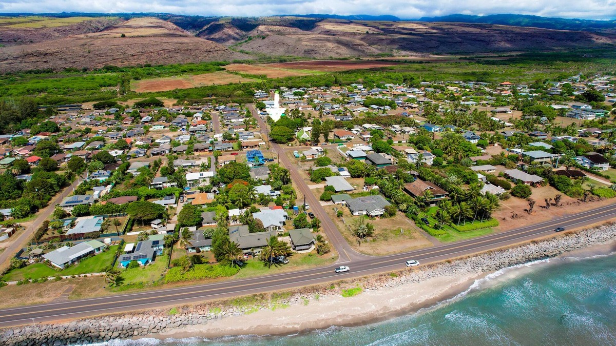 Kekaha House | Beautiful 3 br 8 Kekaha Beach house!