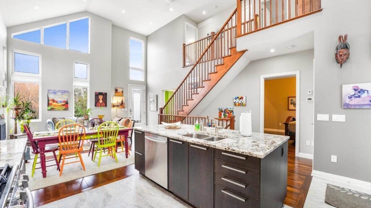 Historic Old Town House | Beautiful 3BR Old Town Home | Steps to Queen St!