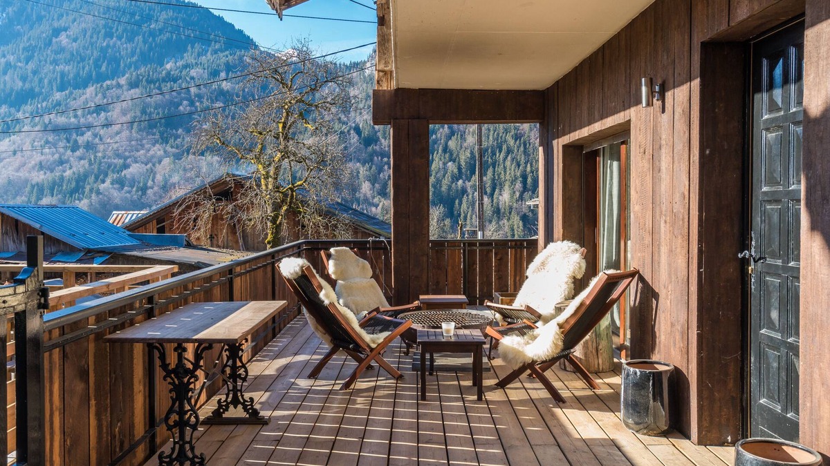 Saint-Jean-dʼAulps House | Beautiful 3 dbl bed, 3 bath chalet 5 mins from Morzine and the Portes du Soleil