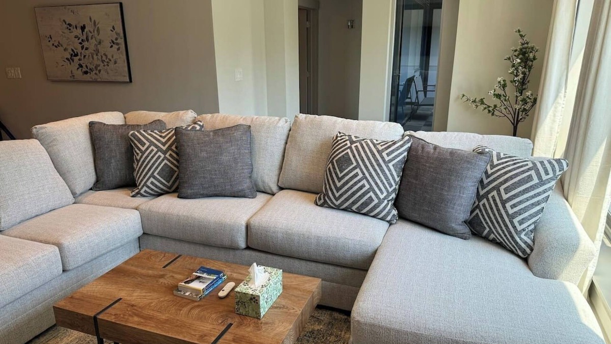 Downtown Halifax Apartment | Beautiful 3Bed/2Bath Apartment