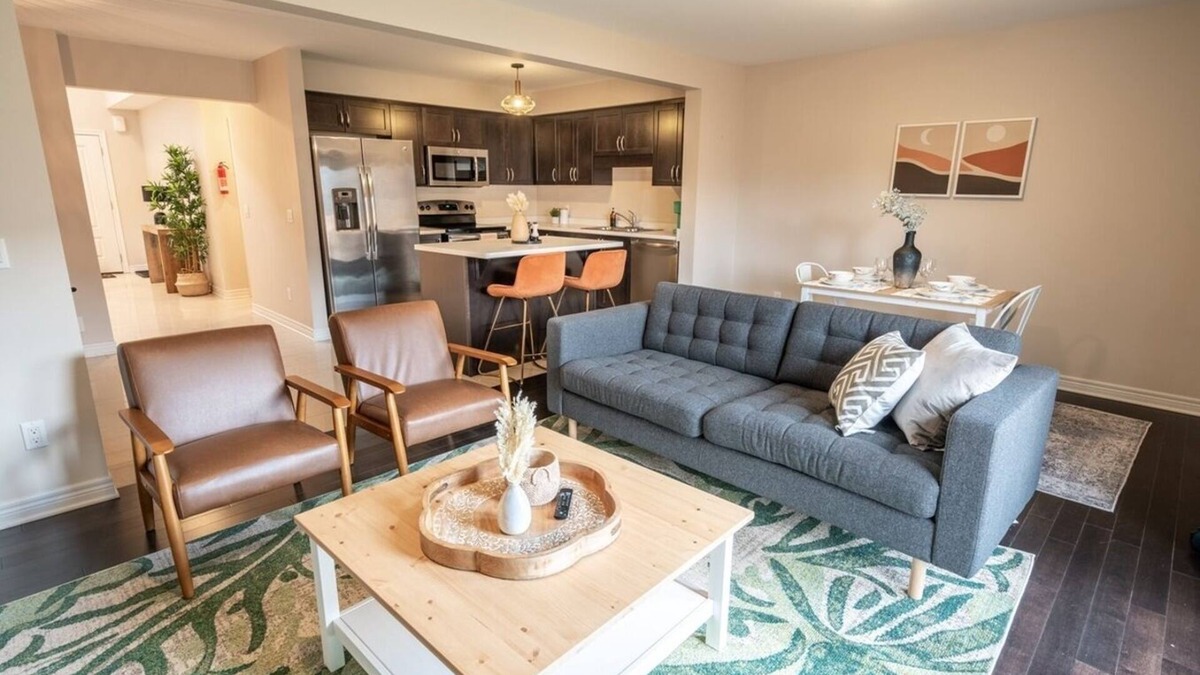 Niagara Falls House | Beautiful 3bed/3bath 6 Mins to Falls/Free Parking