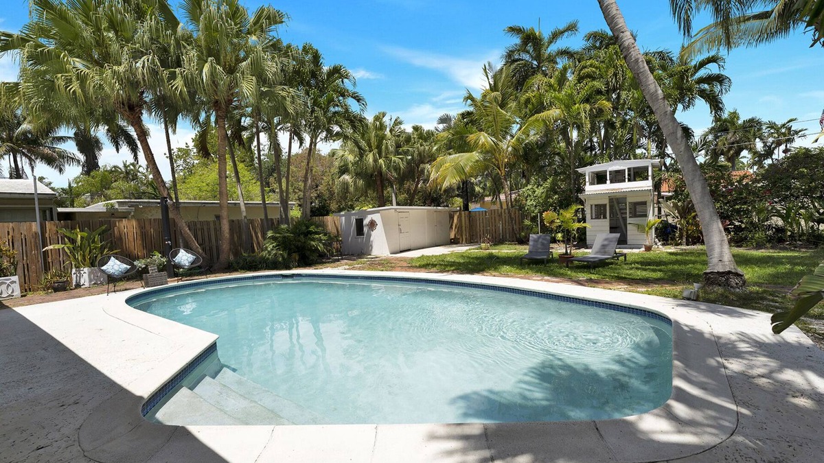 South Lake House | Beautiful 3Br/2Ba House w/Heated Pool
