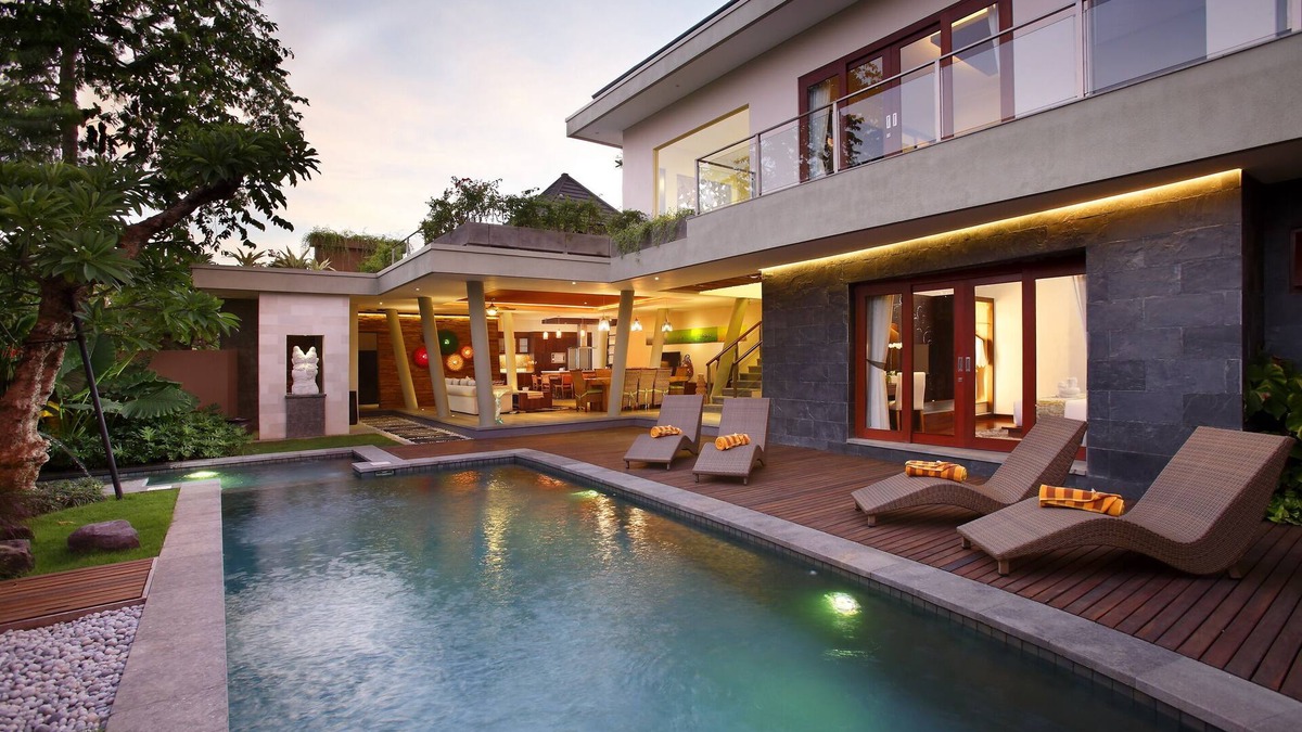 Nakula Villa | Beautiful 3BR Villa W/Private Pool! 3Min Drive To Eat Street!