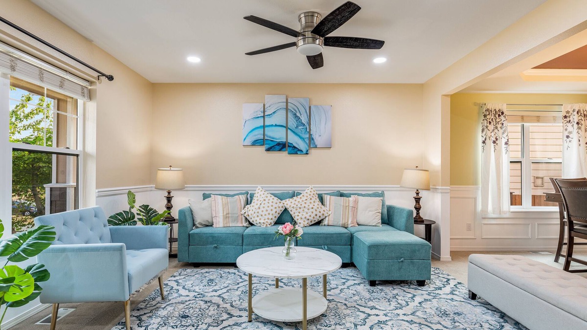 Renton House | Beautiful 4 bd/2.5 bath single family home