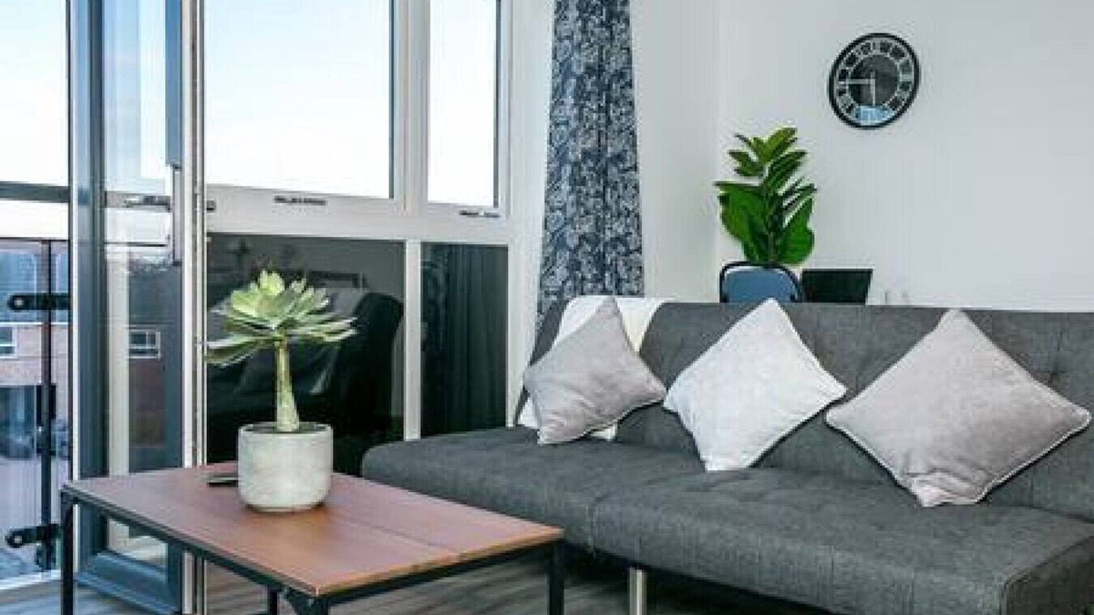 Milton Keynes Apartment | Beautiful 4 Bed Apartment In Milton Keynes