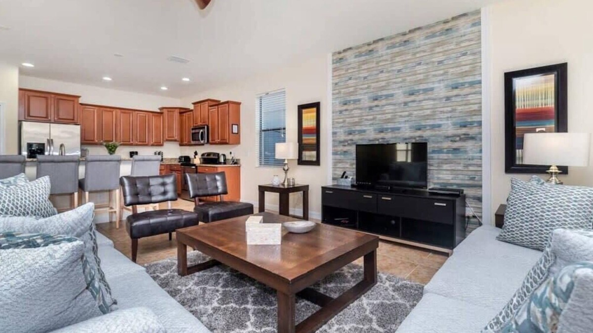 Tuscan Ridge House | Beautiful 4 Bed Pool Home with Game Room-1456MS