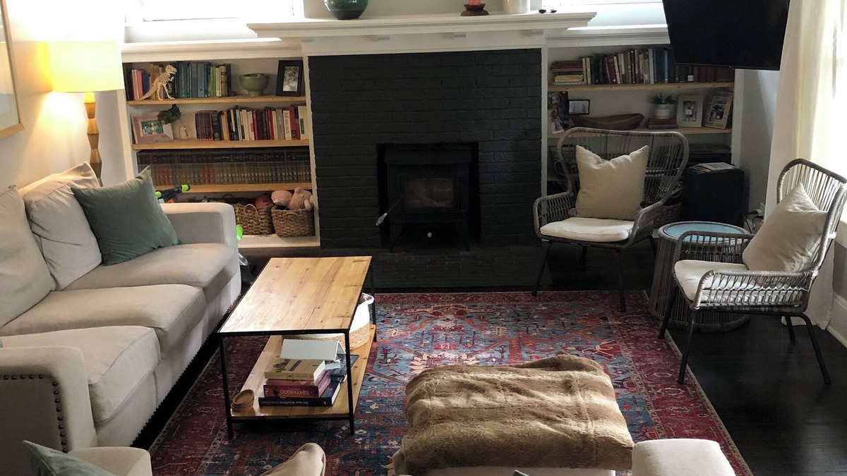 Near Eastside House | Beautiful 4-bedroom,2 Story house in downtown Indianapolis: WIFI, AC, firepit,