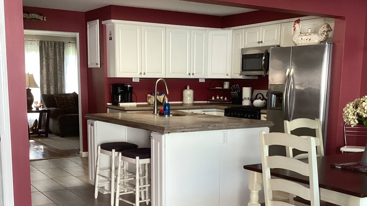 Port Sanilac House | Beautiful 4 bedroom home with large kitchen 1/2 mile to sandy beaches Lake Huron