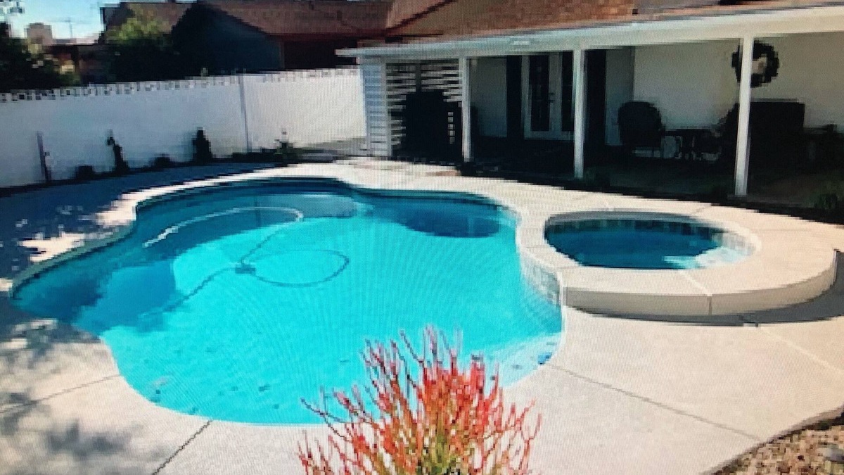Summerlin House | Beautiful 4 Bedroom 3 Bath Vacation Home Pool/Spa