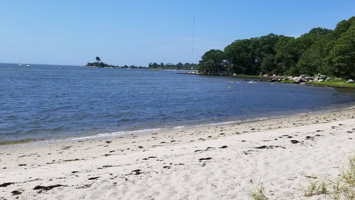 Waterford House | BEAUTIFUL 4 BEDROOM BEACH HOUSE! nCentral AC! 1 Min walk to Private beach!