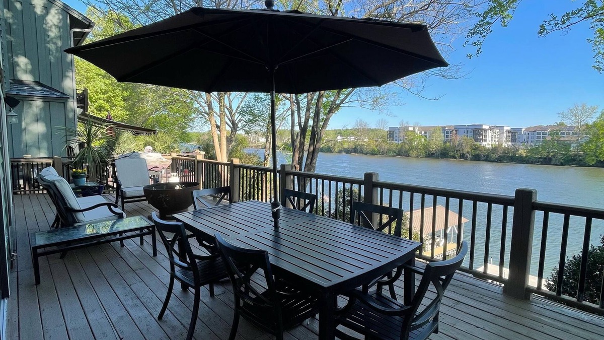 North Augusta House | Beautiful 4 Bedroom River Front House in Downtown