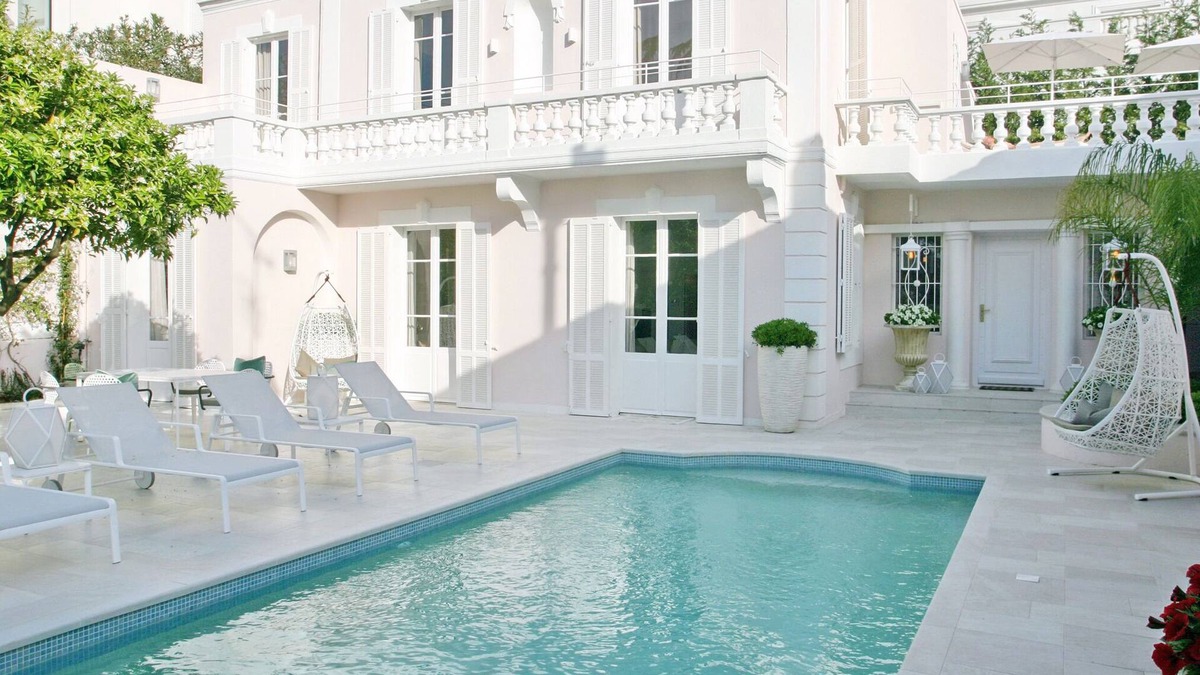 Cap-d'Antibes Villa | Beautiful 4 Bedroom Villa on Cap d'Antibes Only a 2 min. Walk to Beach