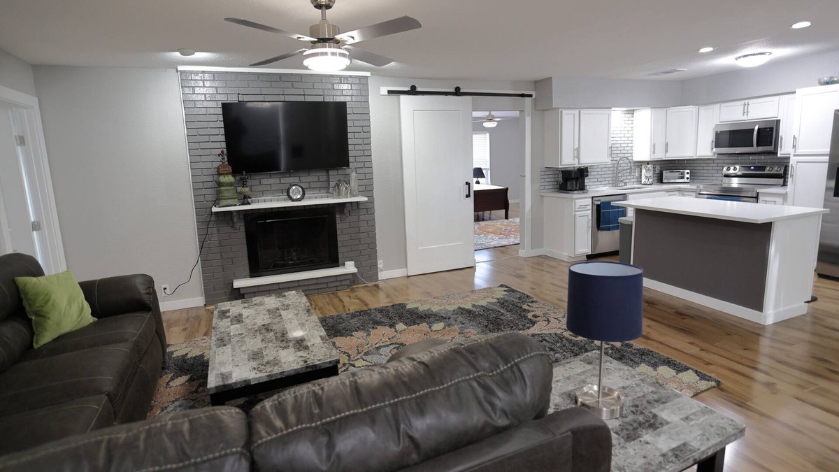Allen House | Beautiful 4 beds & 3 full baths home