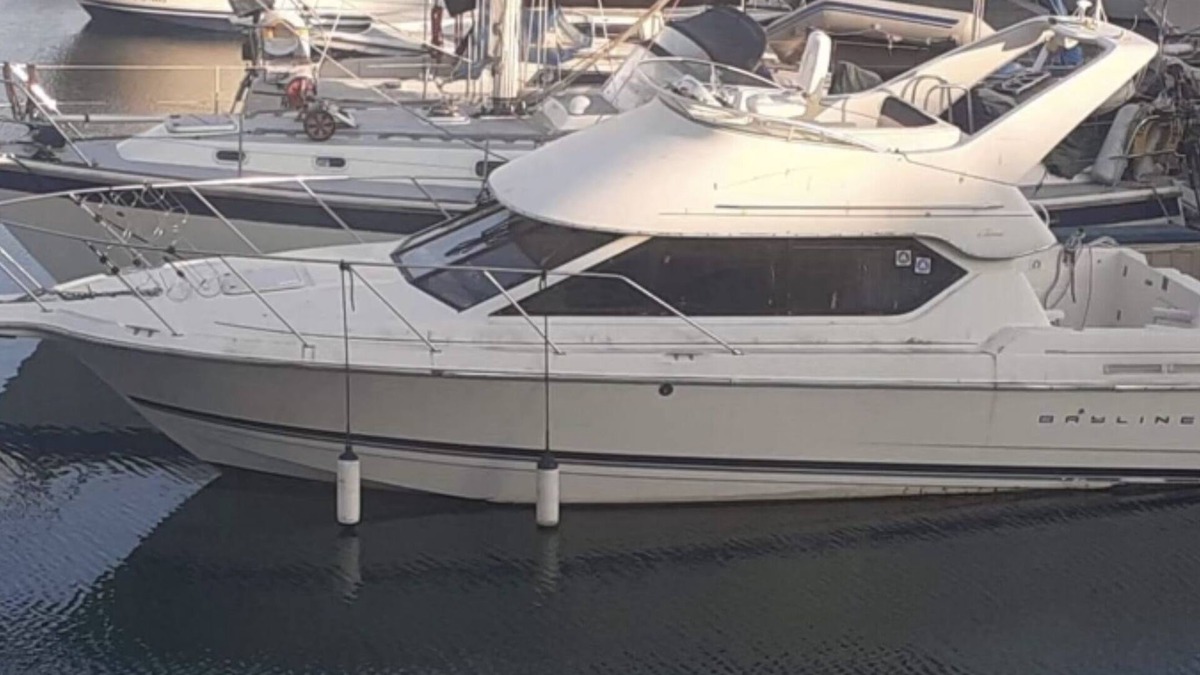 Newport Boat Rental | Beautiful 4 Berth Boat on the Isle of Wight for the Ultimate Relaxation