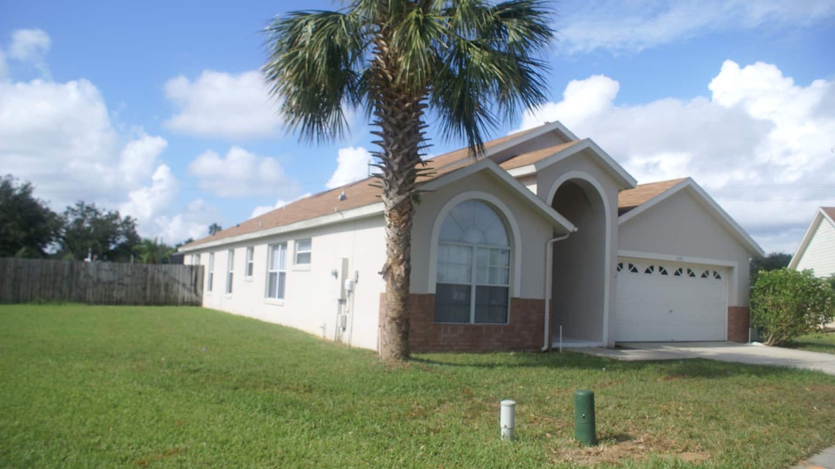 Orange Tree Villa | Beautiful 5 Bedroom/4 Full Bath Villa- Private Pool and Spa Near Disney!