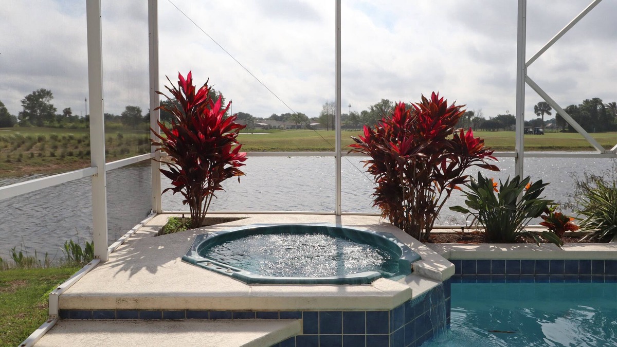 Ridgewood Lakes House | Beautiful 5 Bedroom home near Disney World