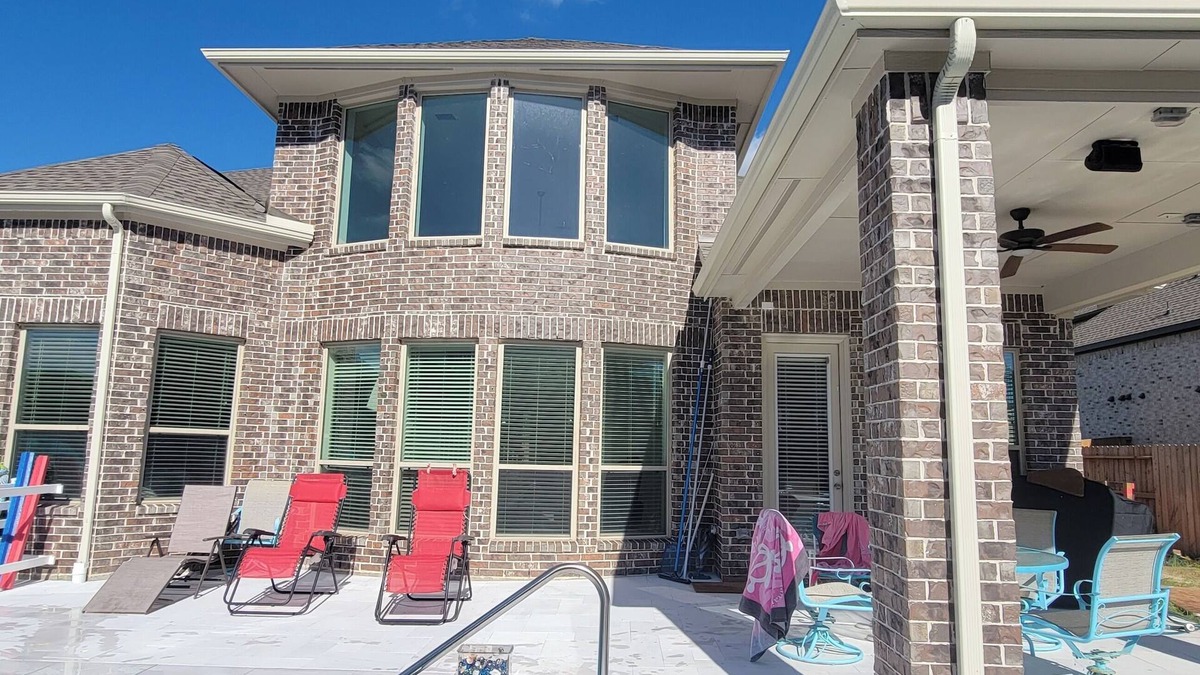 Santa Fe House | Beautiful 5 + bedroom house near Galveston with game/media room, pool & hot tub
