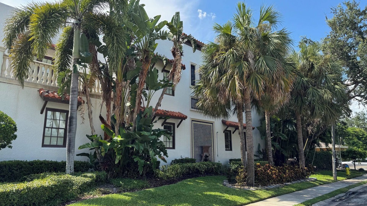 Sunset Park House | Beautiful 5-bedroom Home in South Tampa with Pool on the Water