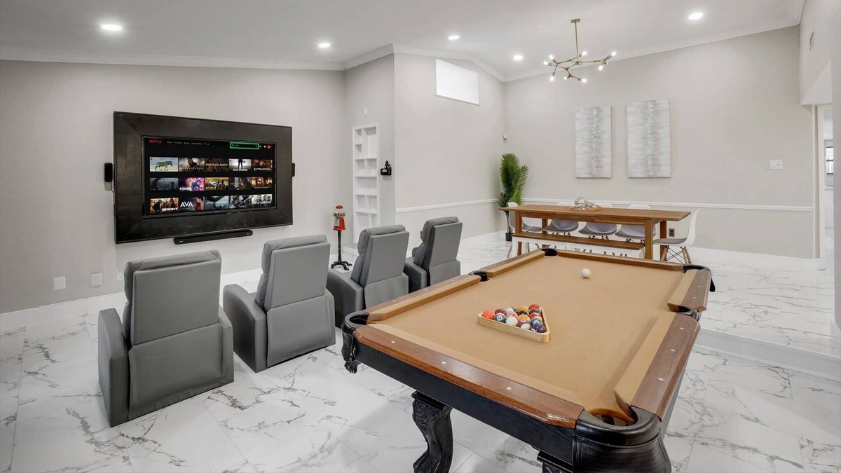 Northeast Carrollton House | Beautiful 5 bedroom & cinema in carrollton!!!.