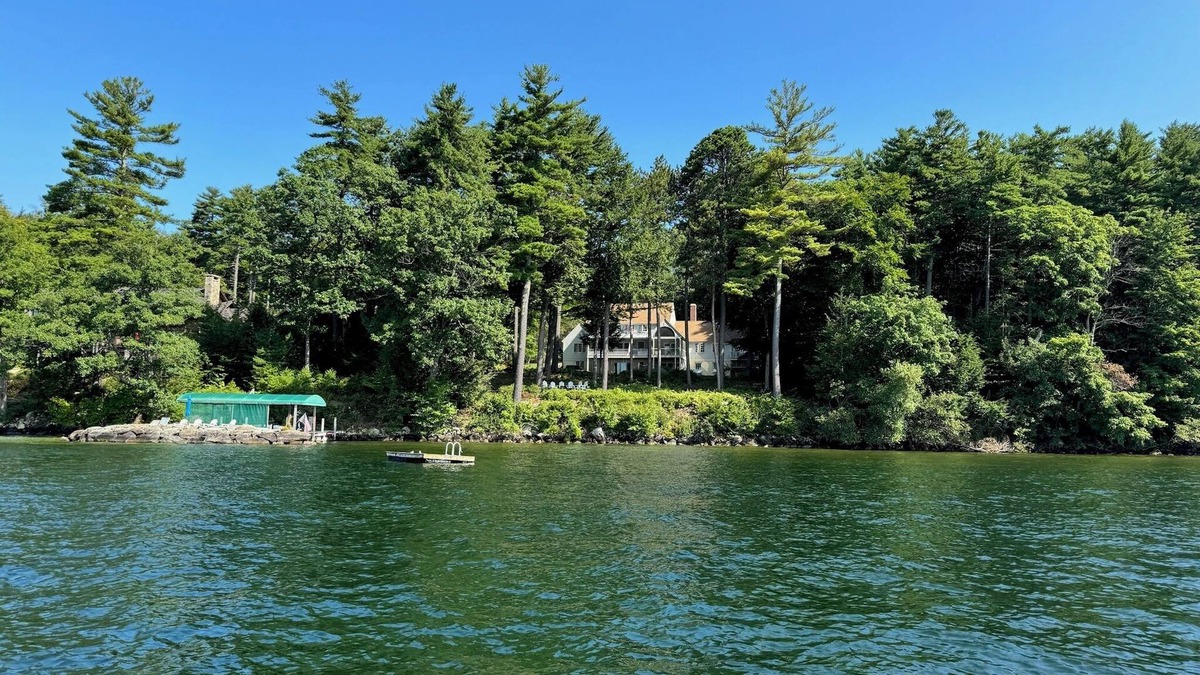 Wolfeboro House | Beautiful 6-bed/5-bath home on Wolfeboro Neck w/beach, SW views, AC & Wolfeboro
