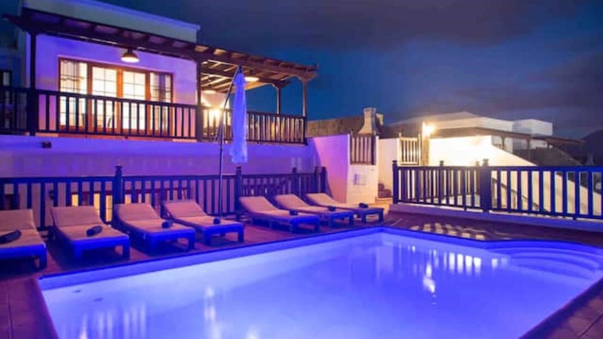 Playa Blanca Villa | Beautiful 6 bedroom Villa Vista Rey close to Beach & Playa Blanca -Amazing Views