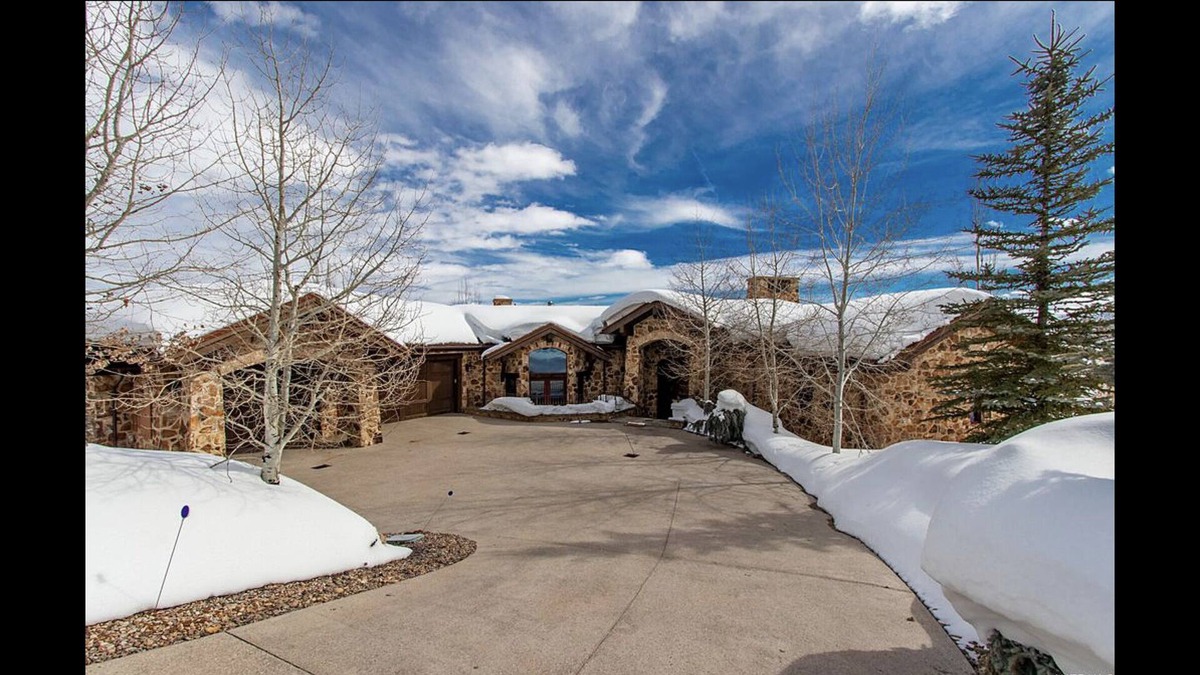 Deer Valley Cabin | Beautiful 6 Bedroom Ski in Ski out on Deer Valley Mountain and Resort